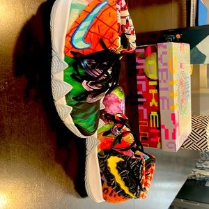 I’m selling Nike Kid's Shoes Kybrid S2 (GS) Pineapple, size 5Y.